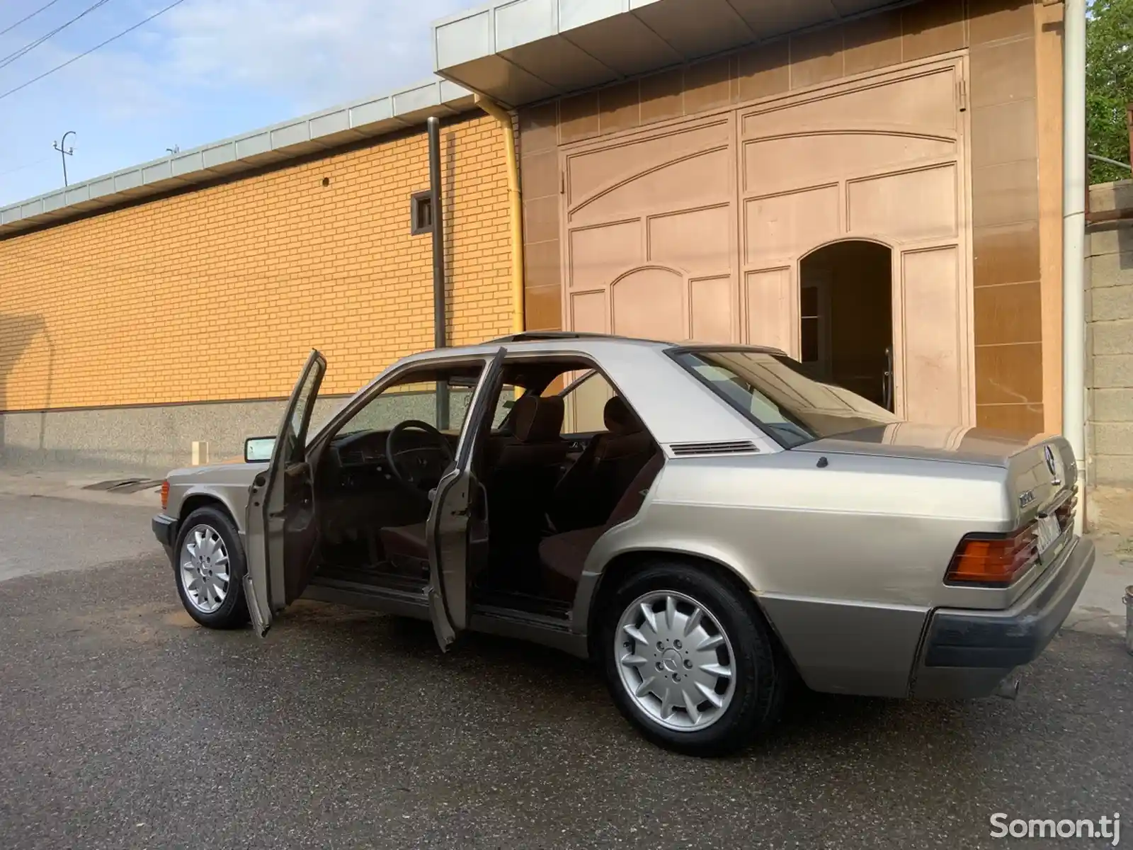 Mercedes-Benz W201, 1991-10