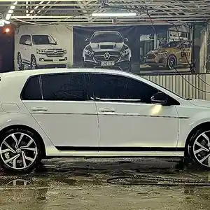 Volkswagen Golf, 2015