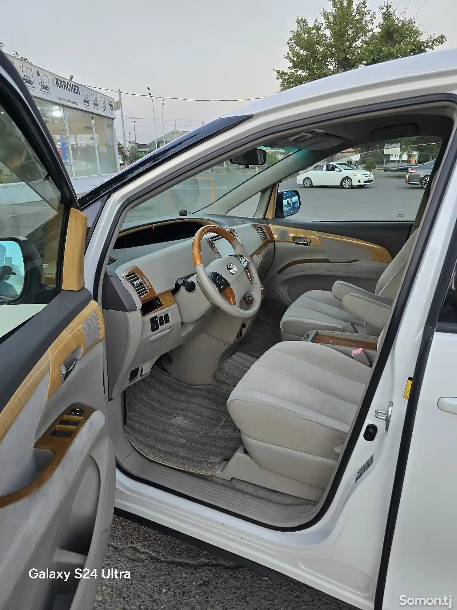 Toyota Estima, 2010-10
