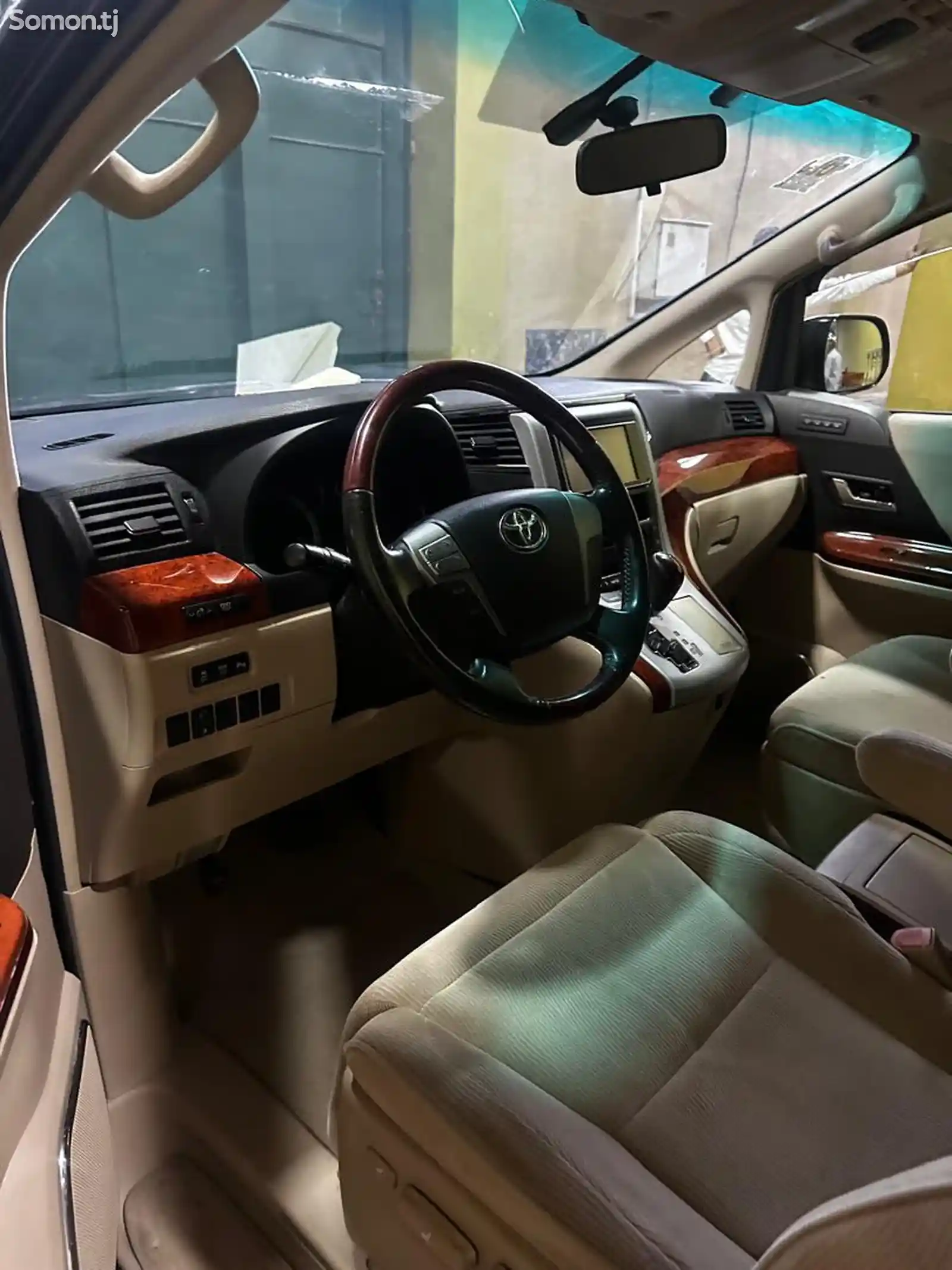 Toyota Vellfire, 2014-11