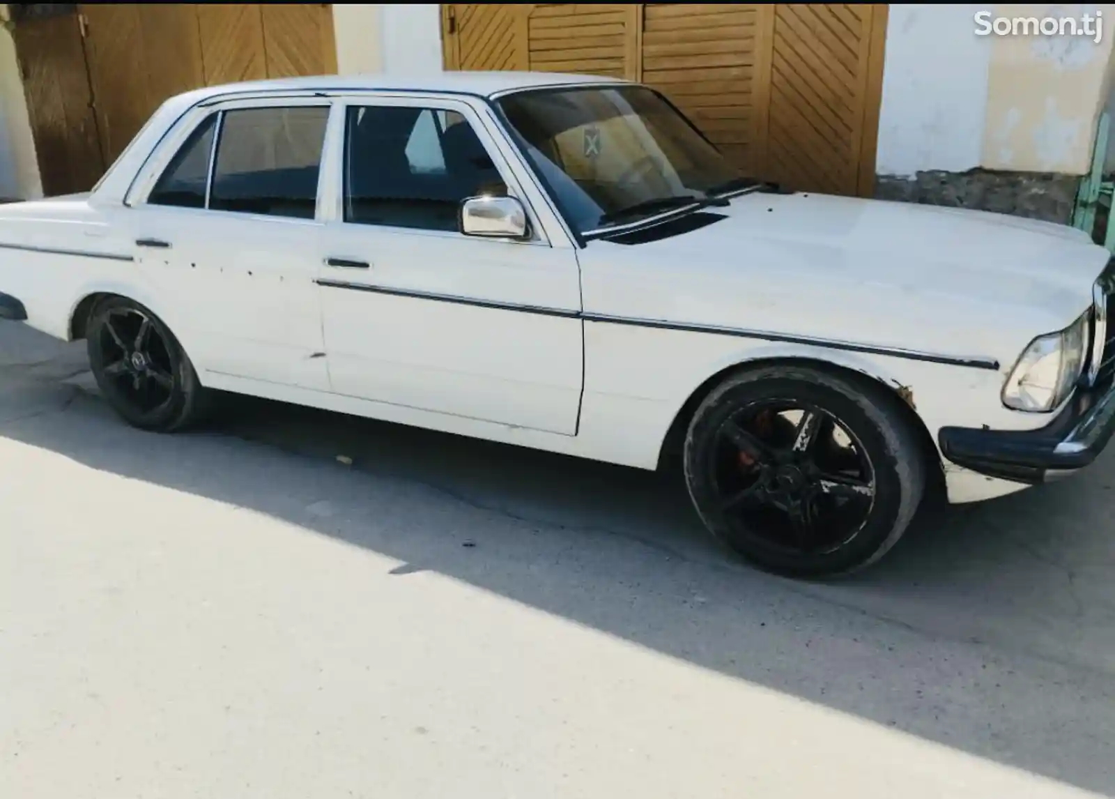 Mercedes-Benz W124, 1981-4