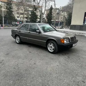 Mercedes-Benz W201, 1990