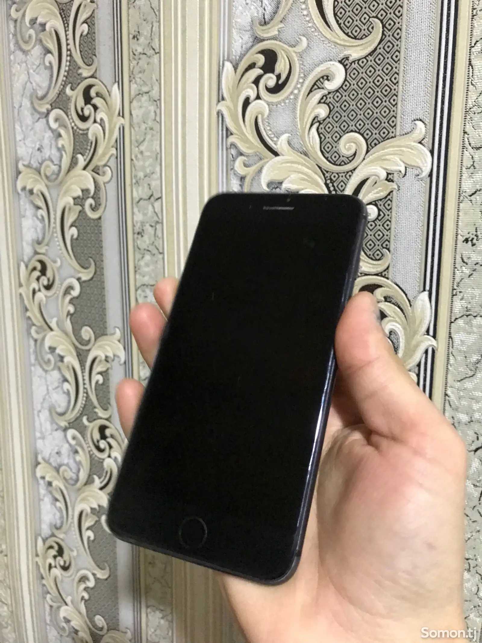 Apple iPhone 8 plus, 64 gb-1