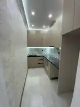 2-комн. квартира, 11 этаж, 61 м², Молодёжный театр-4