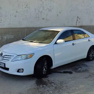 Toyota Camry, 2010