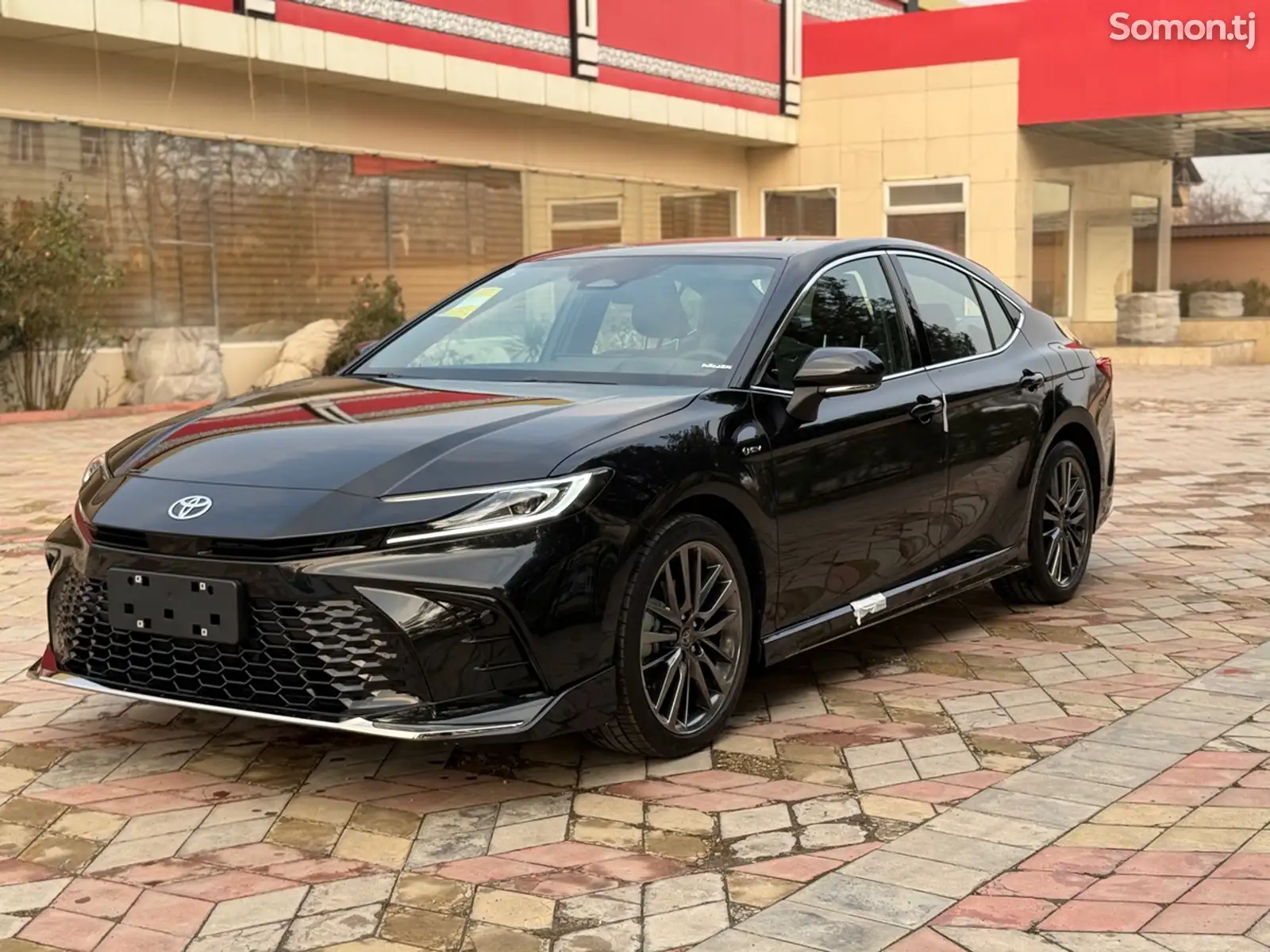 Toyota Camry 7, 2025-1