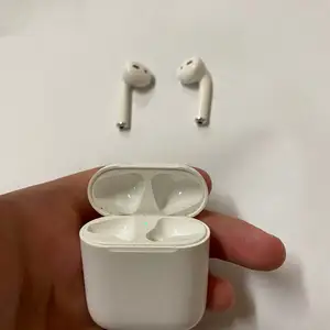 Беспроводные наушники airpods