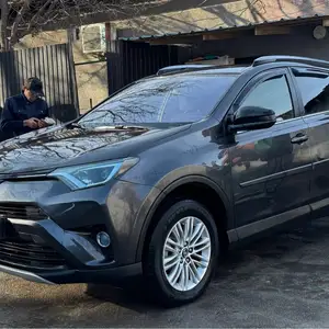 Toyota RAV 4, 2017