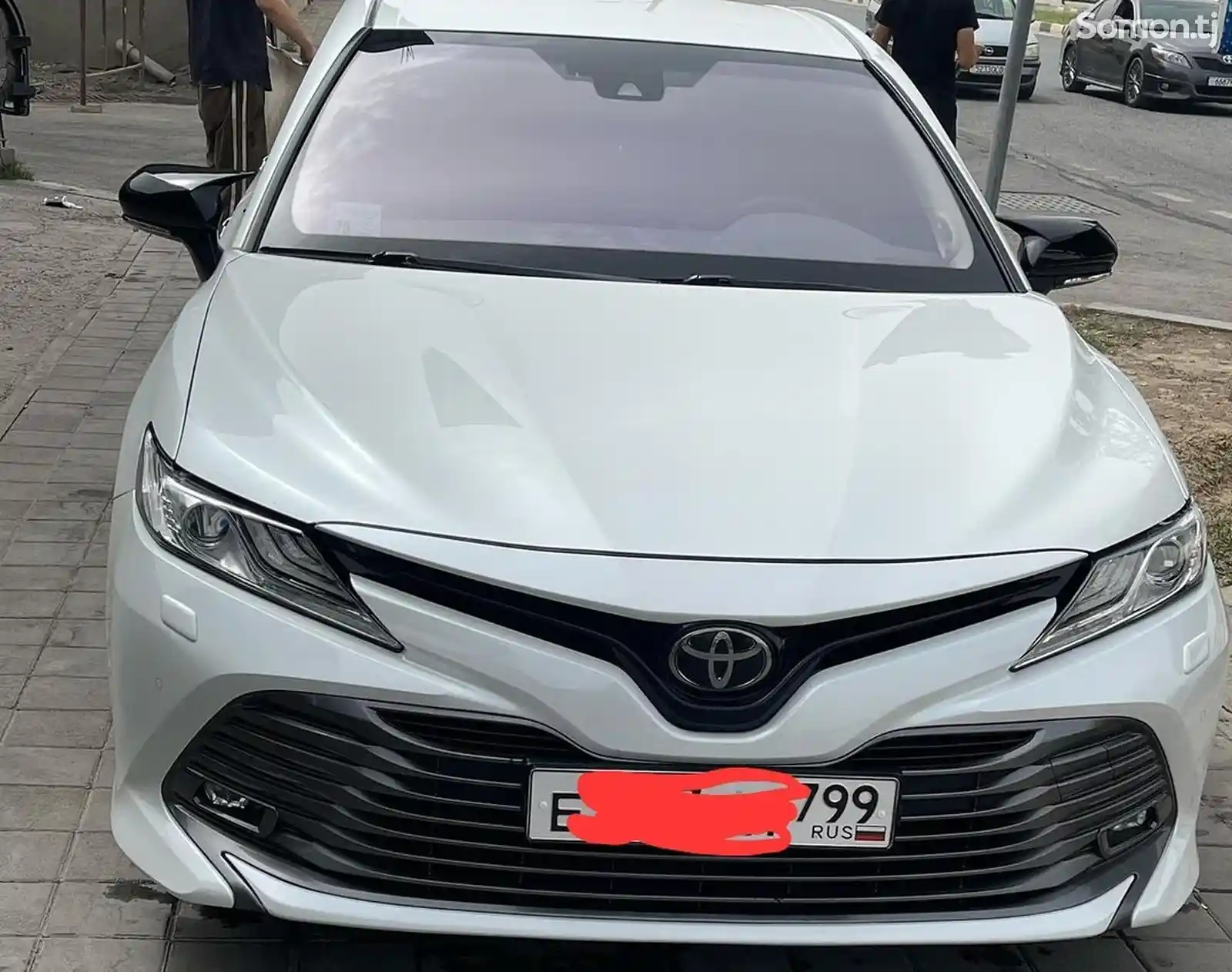 Лобовое стекло фиолетовый на Toyota Camry 6