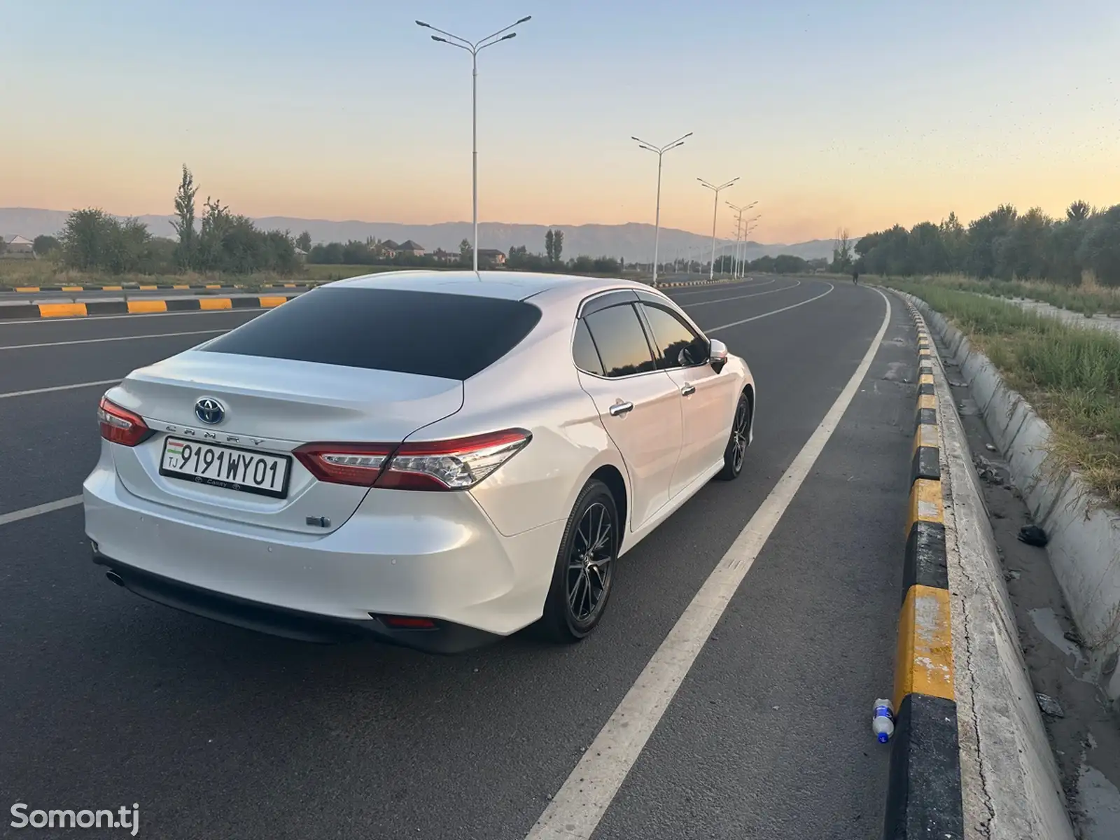 Toyota Camry, 2017-11