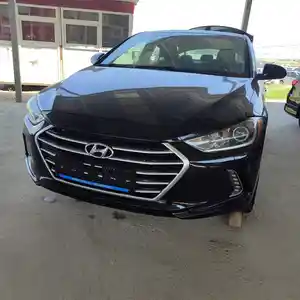 Hyundai Elantra, 2016