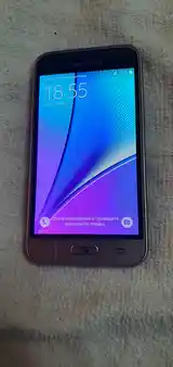 Samsung Galaxy J1 2016-3