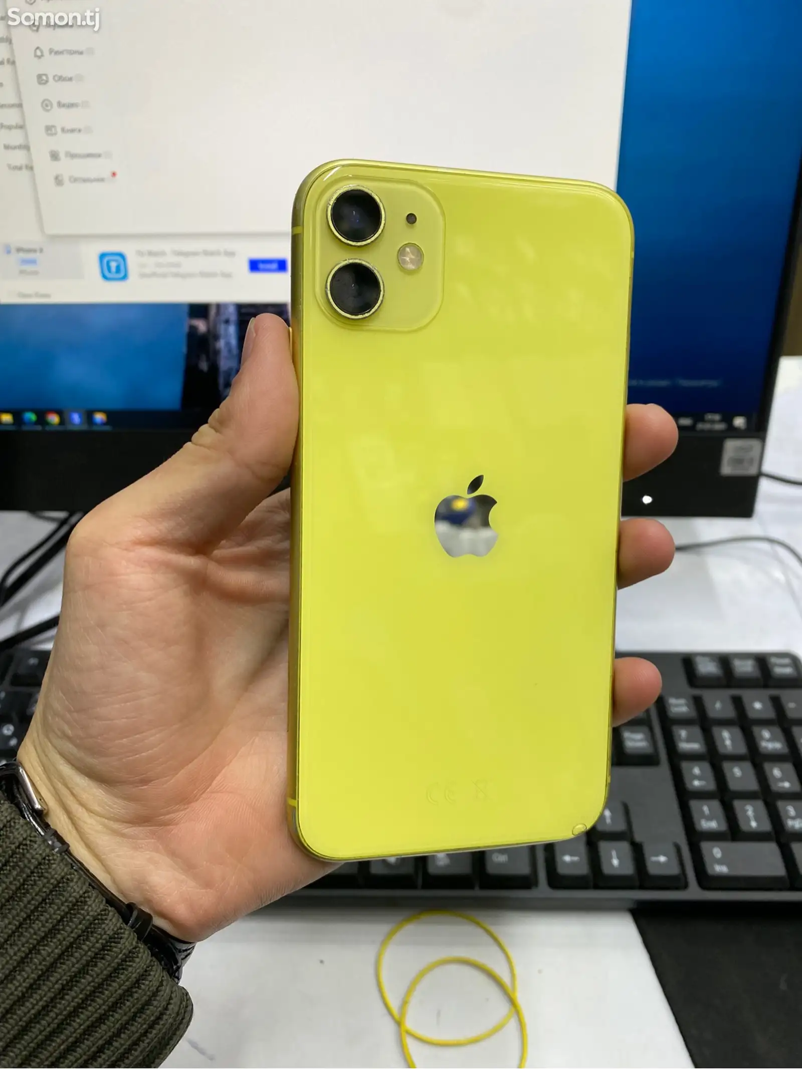 Apple iPhone 11, 64 gb, Yellow-1