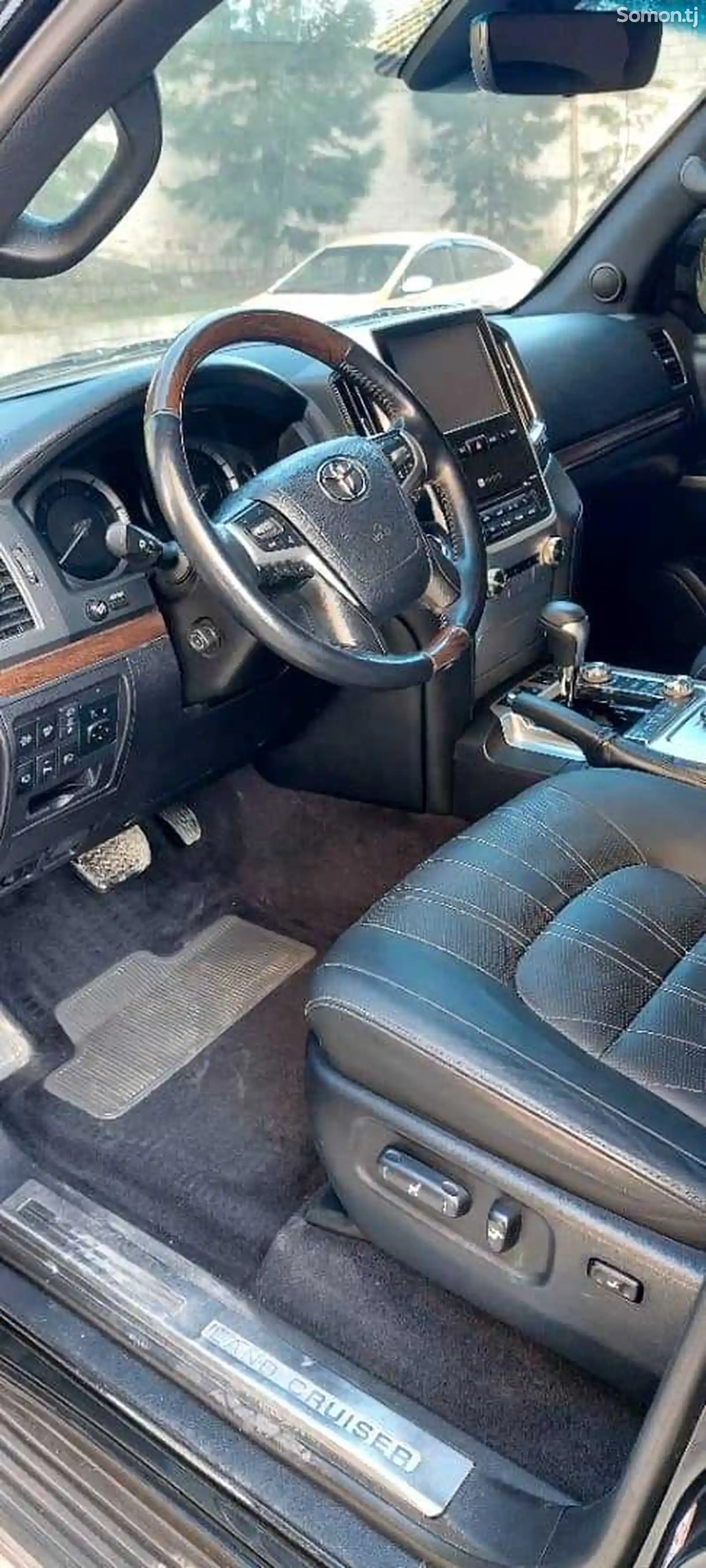 Toyota Land Cruiser, 2019-13