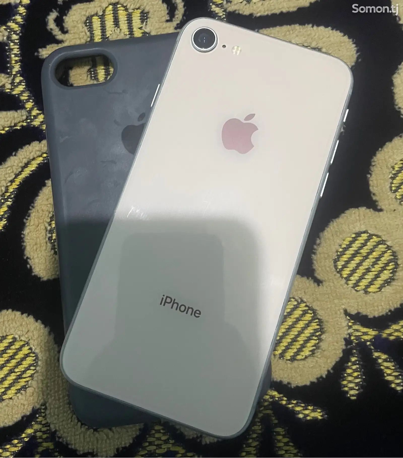 Apple iPhone 8, 64 gb, Gold-1