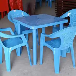 Стол со стульями 4