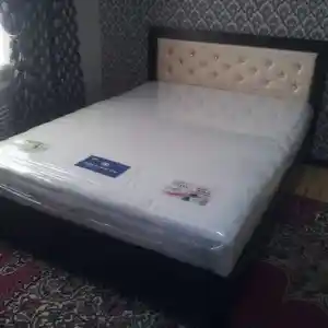 Двуспальный кровать