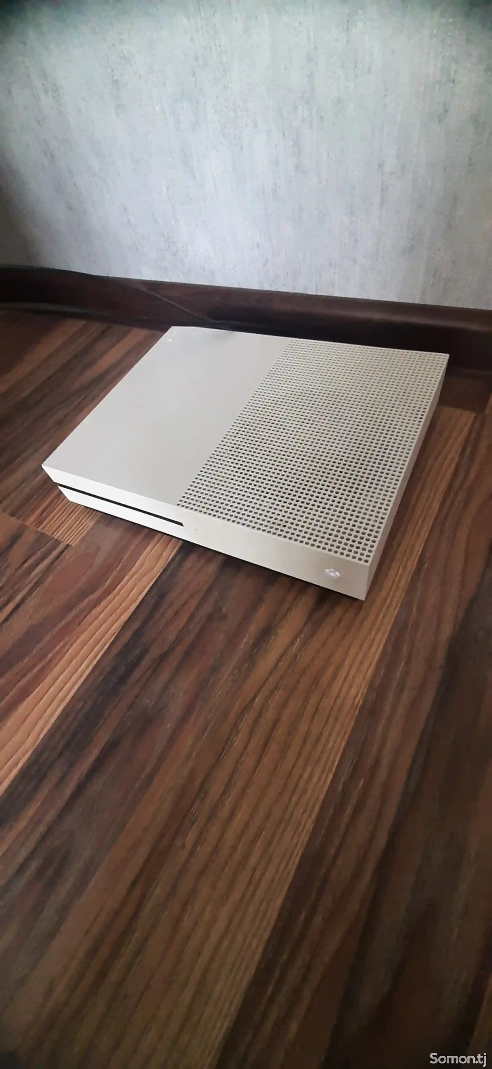 Игровая приставка Xbox One S-1