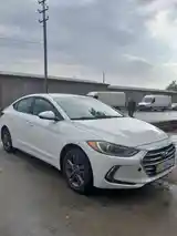 Hyundai Elantra, 2017-6