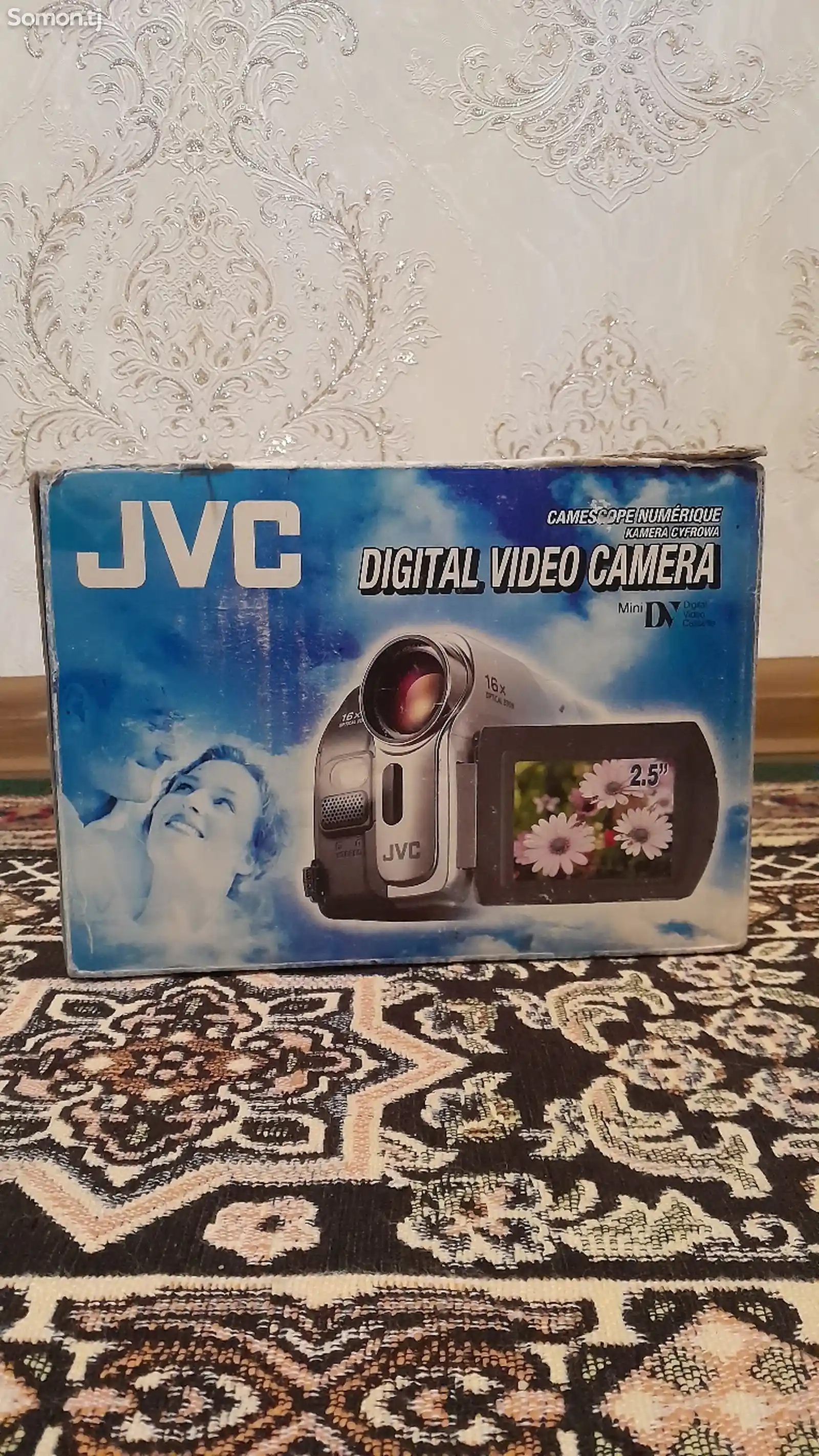 Видеокамерa JVC-1