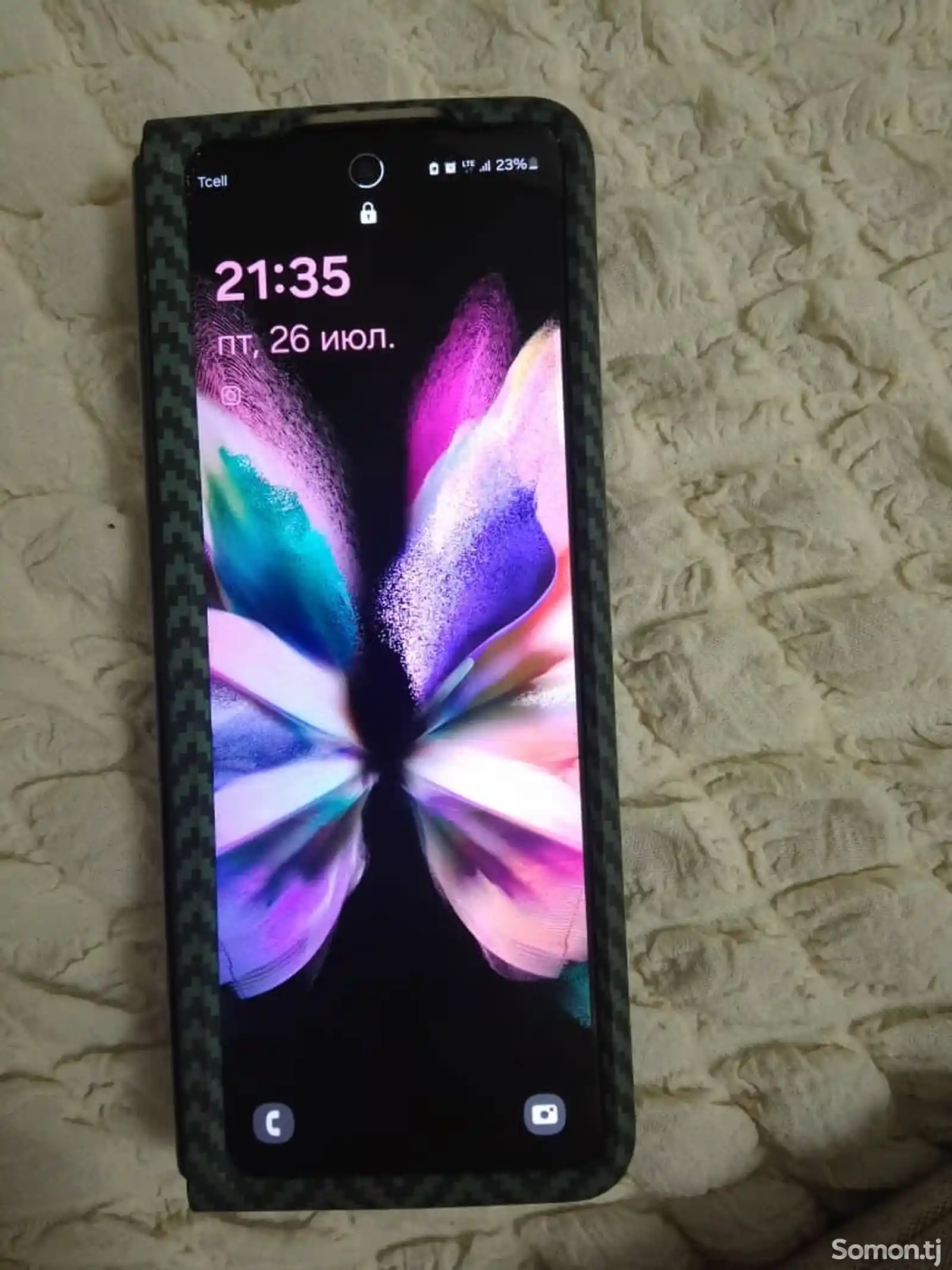 Samsung Galaxy Fold-1