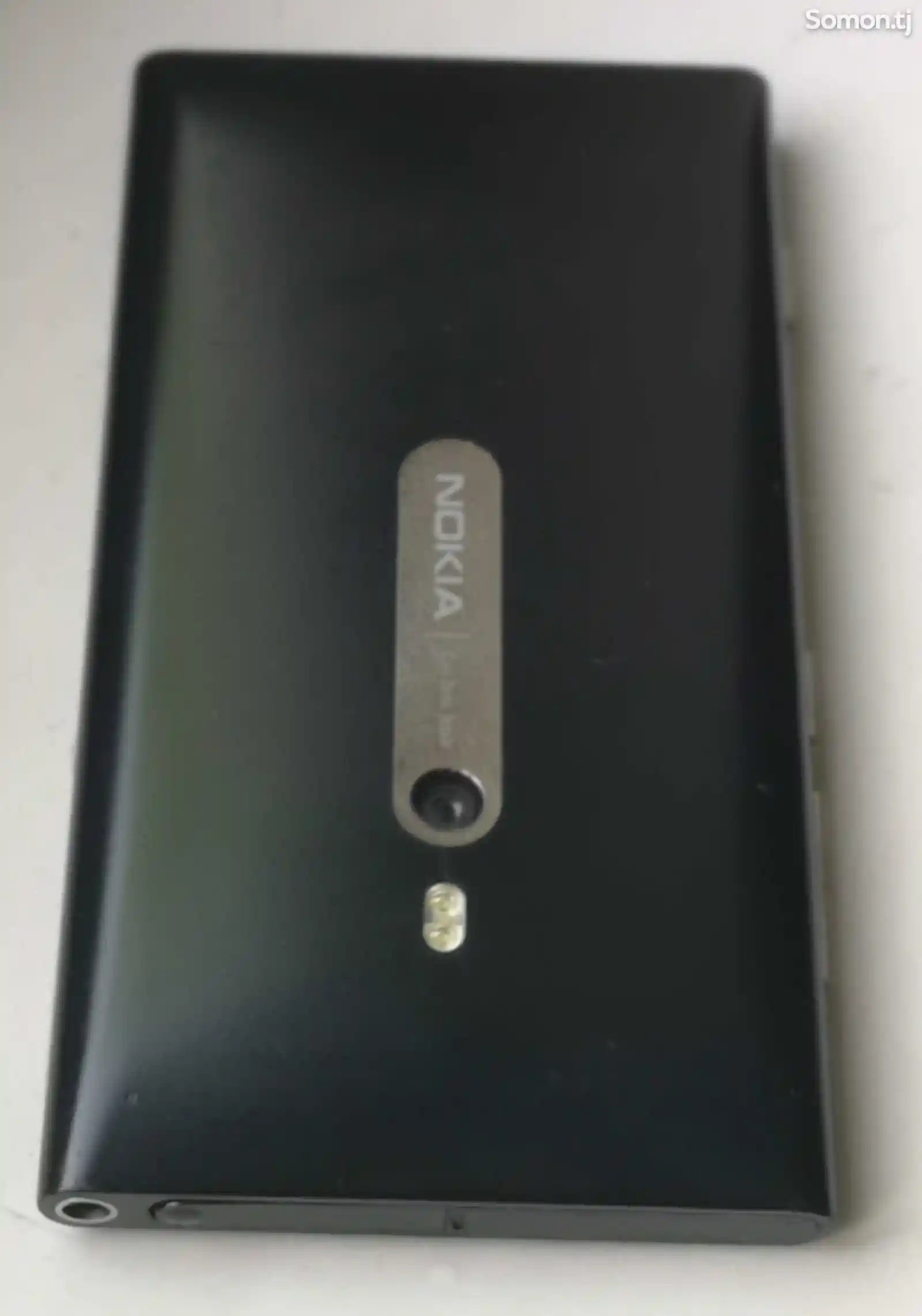 Nokia Lumia 800-3