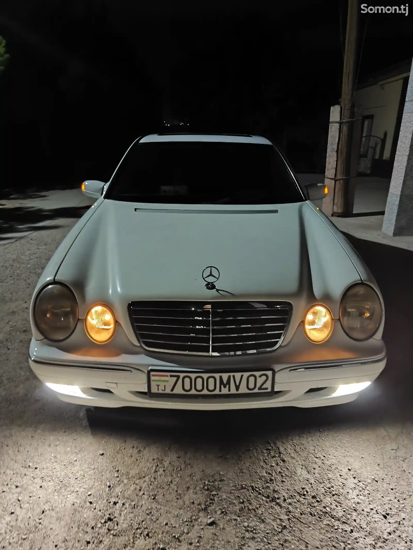 Mercedes-Benz E class, 2000-1