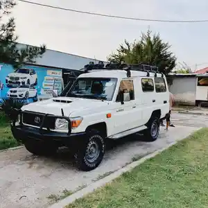 Toyota Land Cruiser, 2018