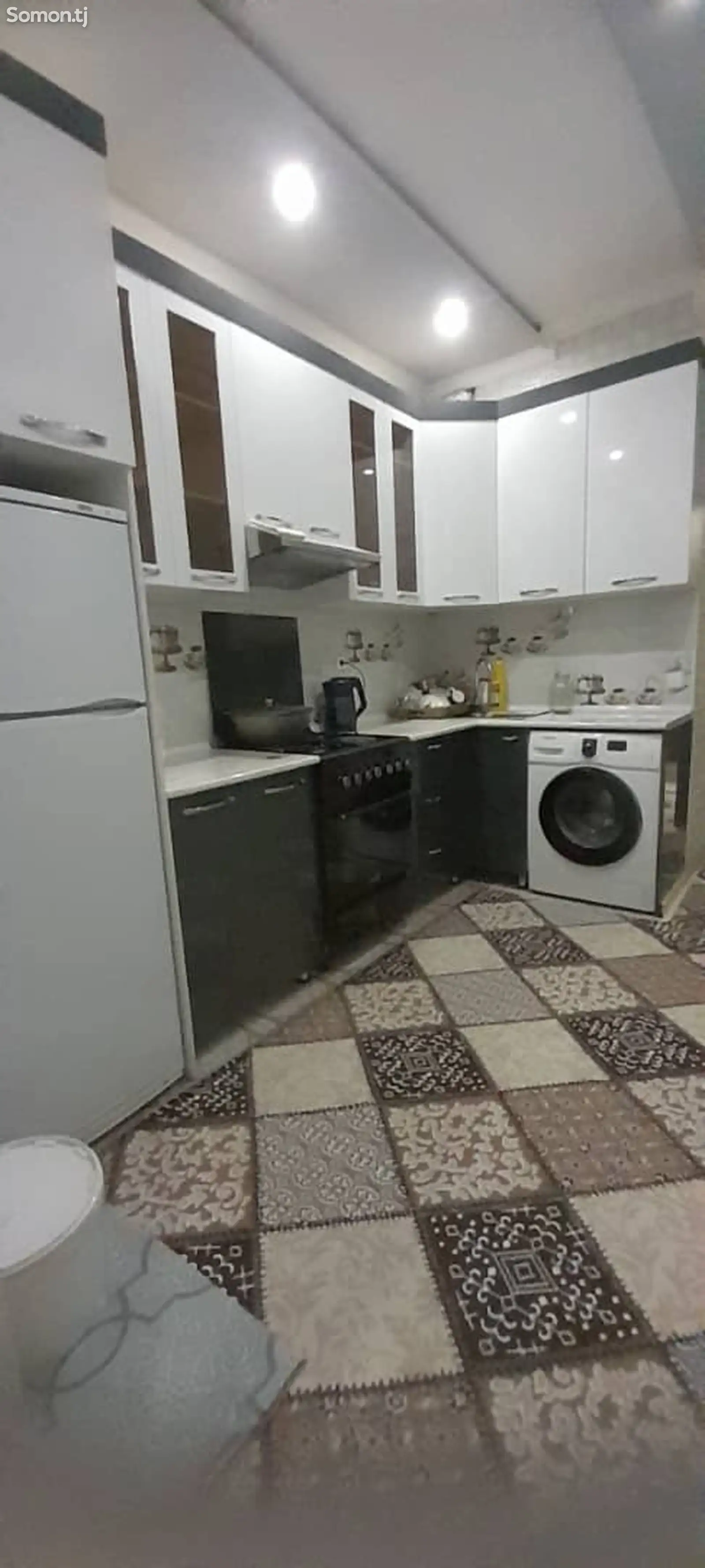 2-комн. квартира, 9 этаж, 60 м², Сино-6