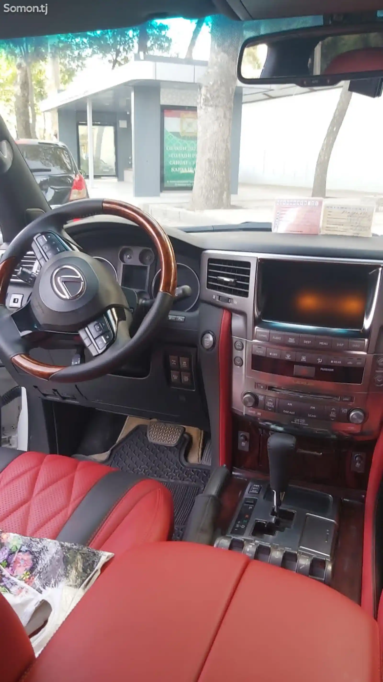 Lexus LX series, 2010-3