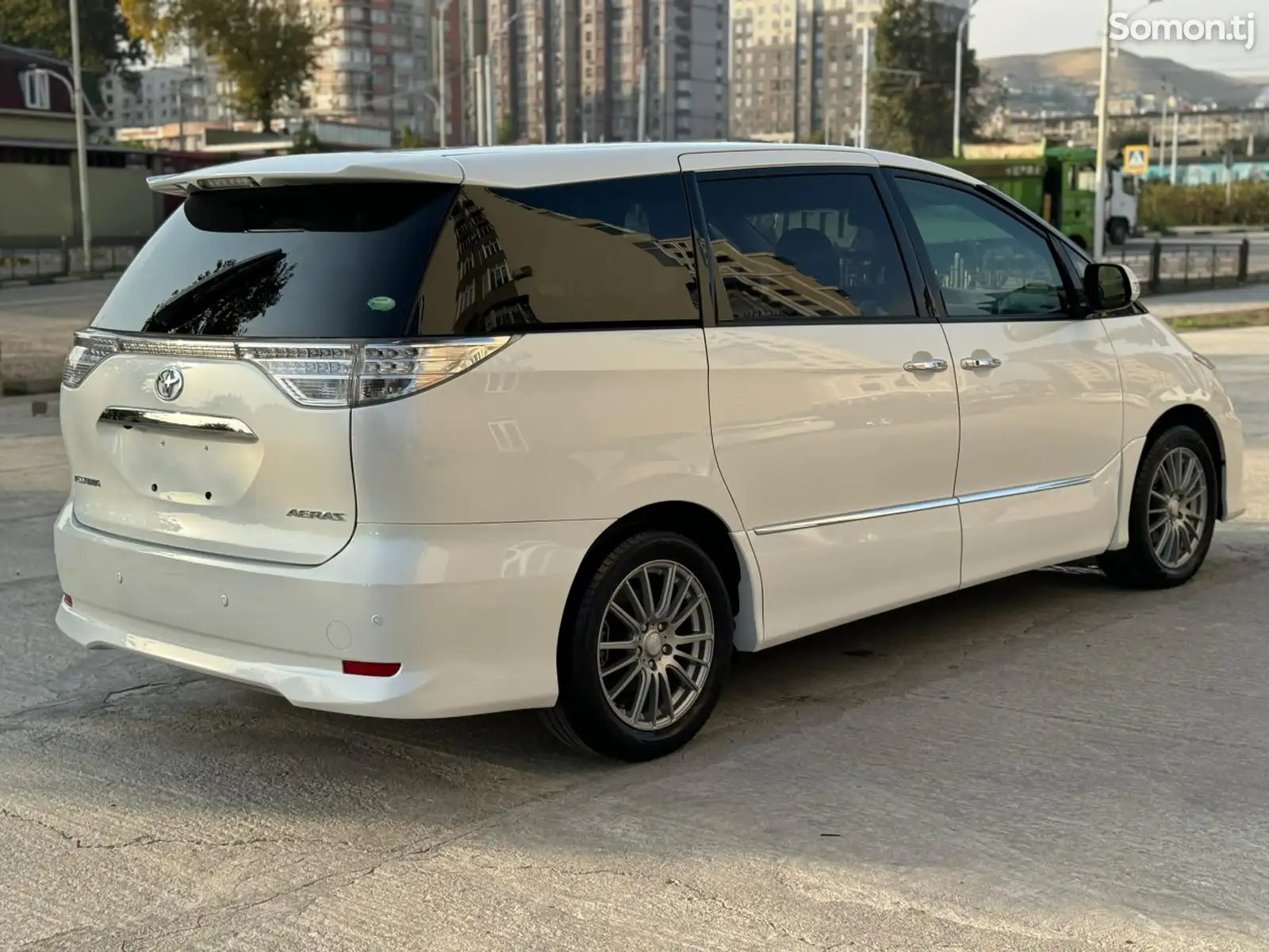 Toyota Estima, 2014-3