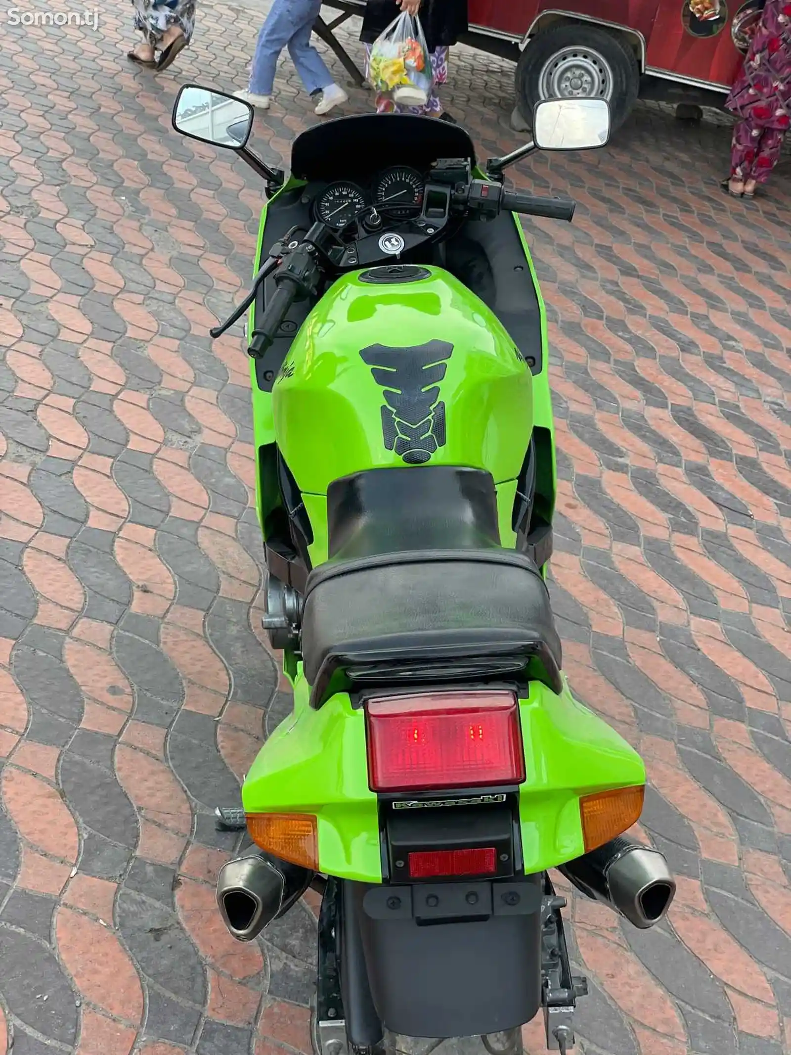 Мотоцикл Kawasaki ninja zx400r-4