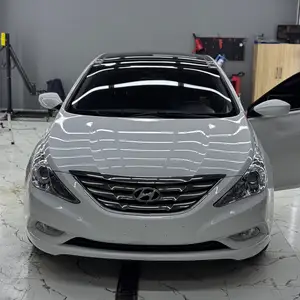 Hyundai Sonata, 2011