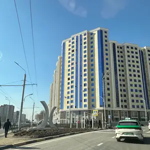 3-комн. квартира, 3 этаж, 122 м², 102мкр