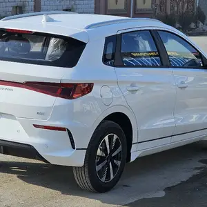 BYD E2, 2024