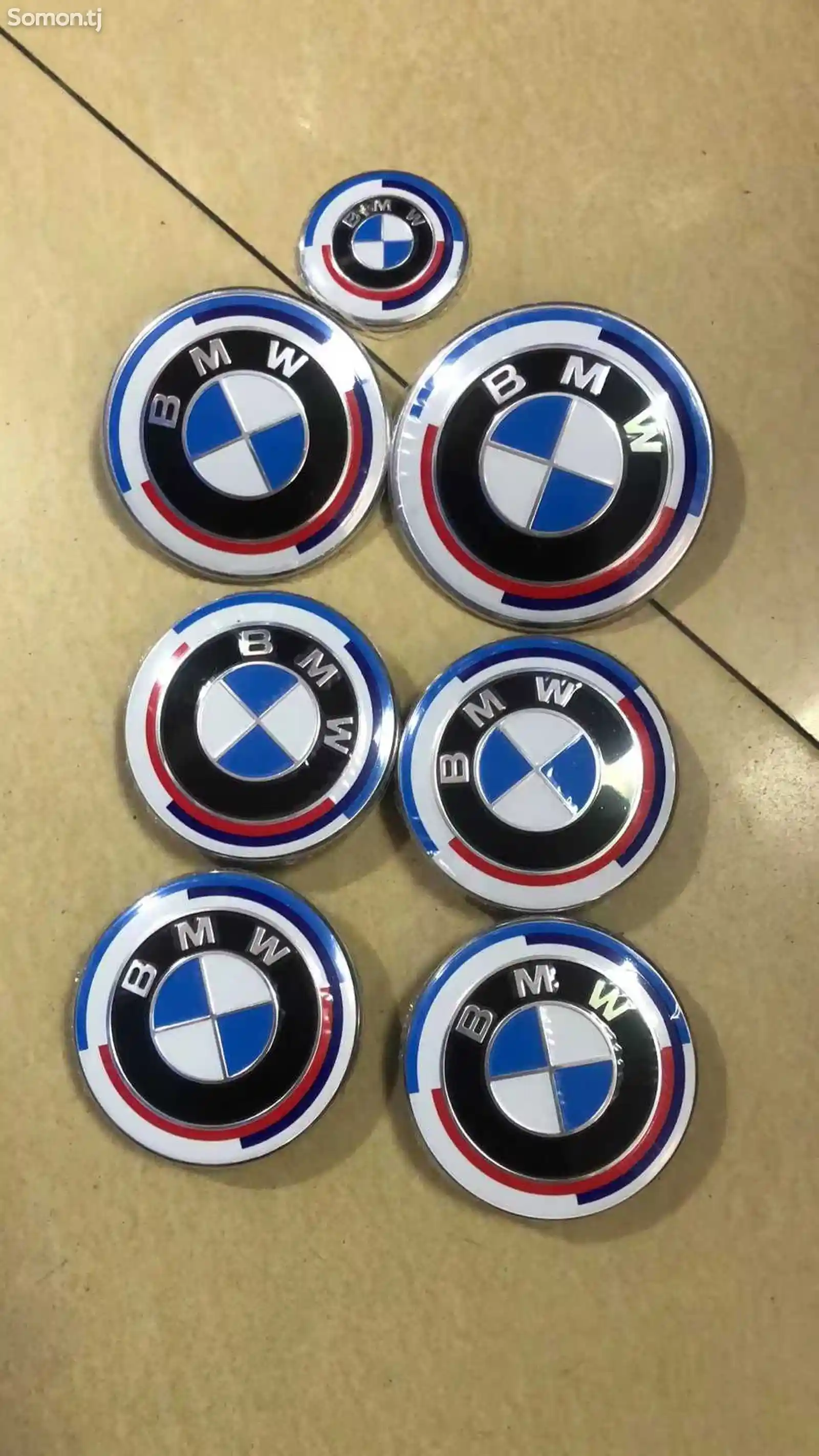 Значок на BMW-1