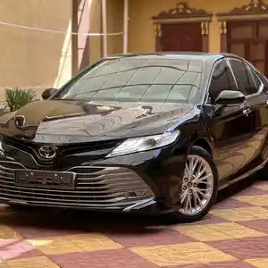 Toyota Camry, 2018