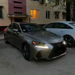 Lexus IS series, 2018