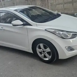 Hyundai Avante, 2012