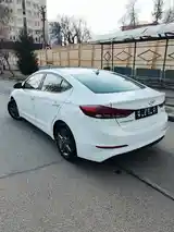 Hyundai Elantra, 2017-6