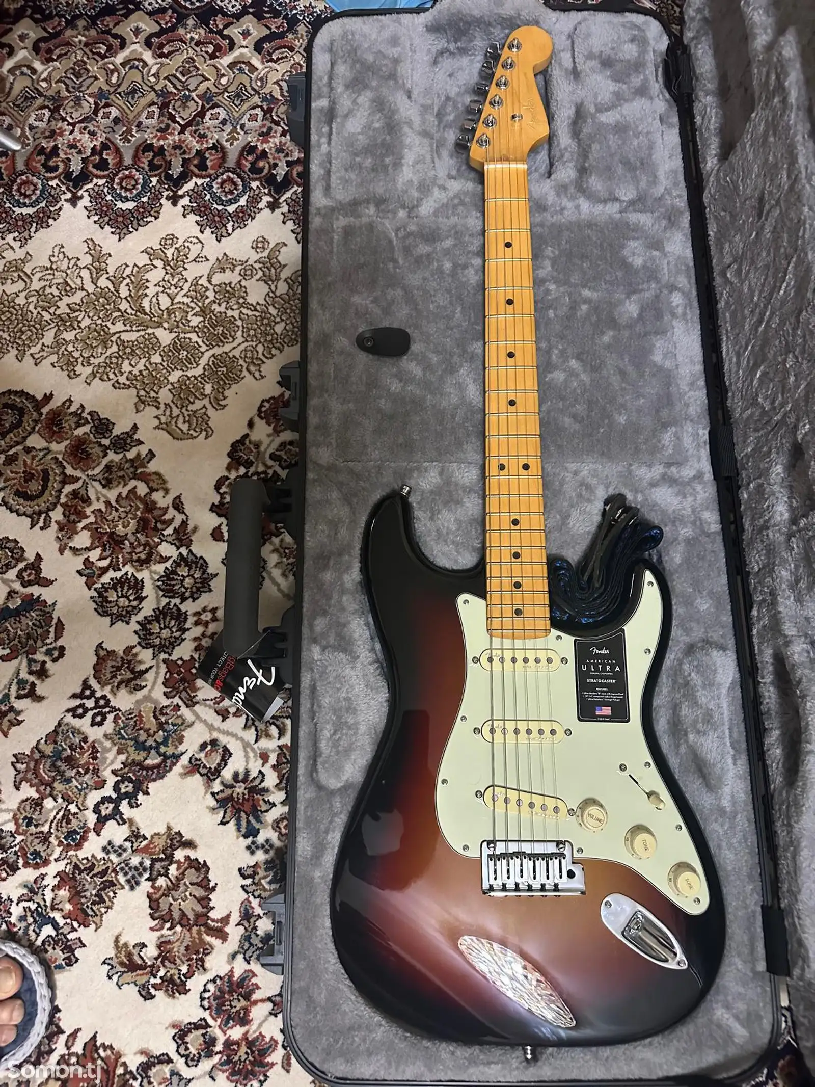 Электро гитара Fender Stratocaster made in USA-1