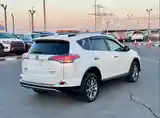 Toyota RAV 4, 2017-4