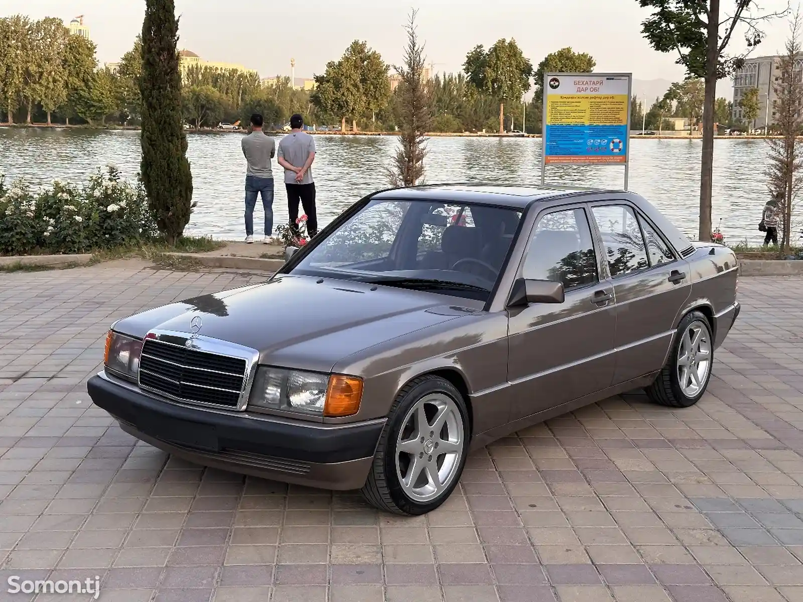 Mercedes-Benz W201, 1988-1