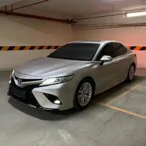 Toyota Camry, 2018