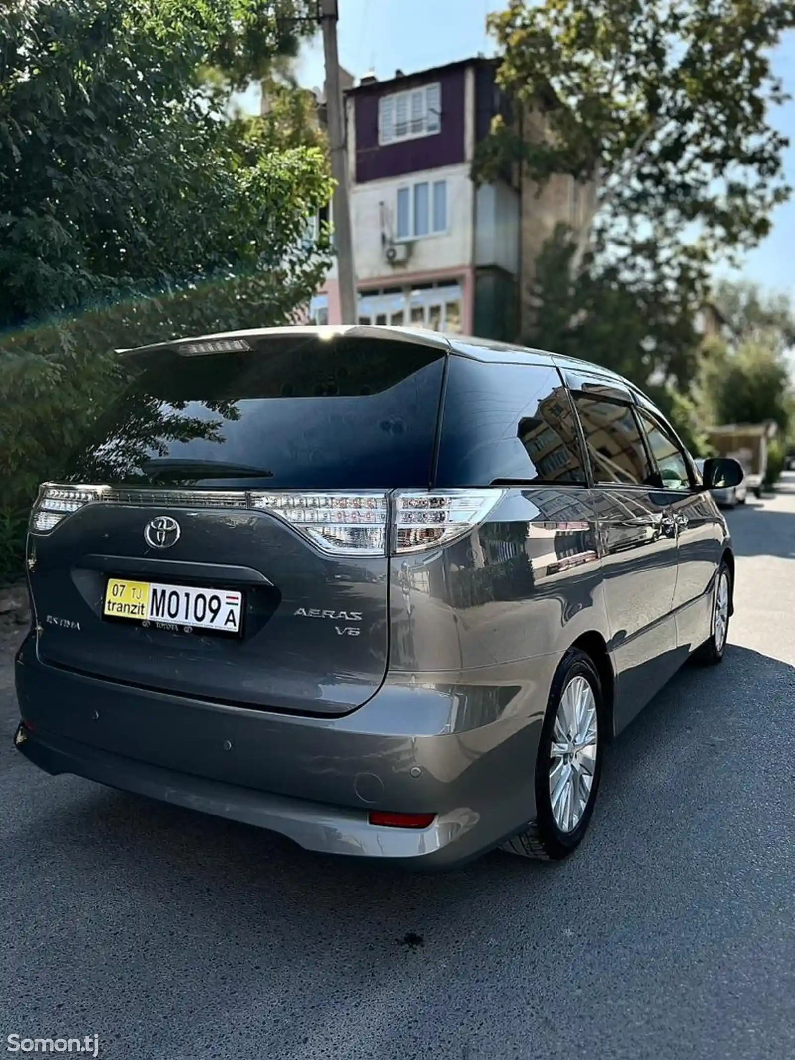 Toyota Estima, 2015-3