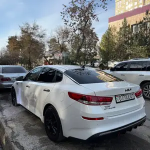 Kia Optima, 2020