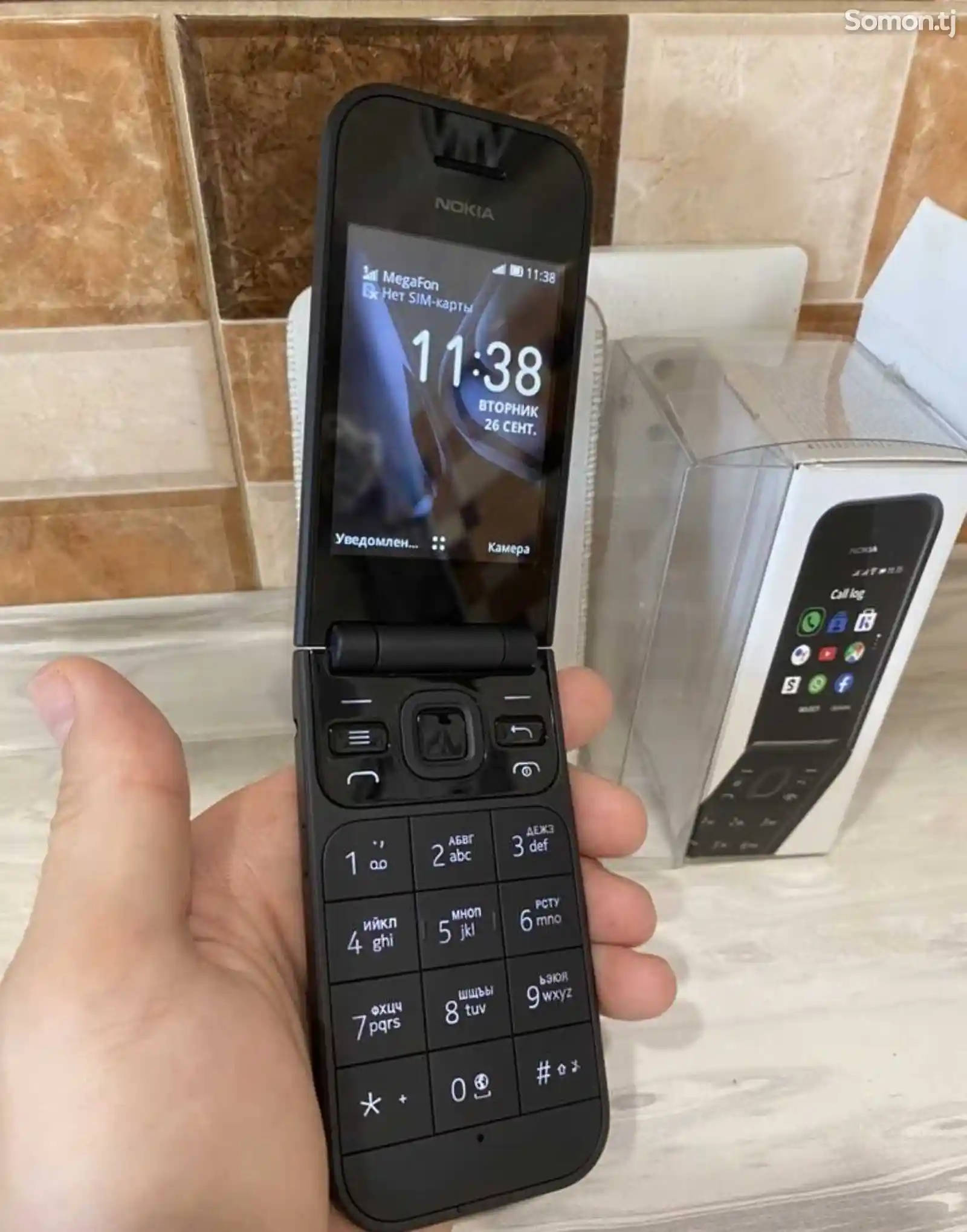 Nokia 2720 Flip-6