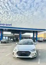 Hyundai Elantra, 2017-6