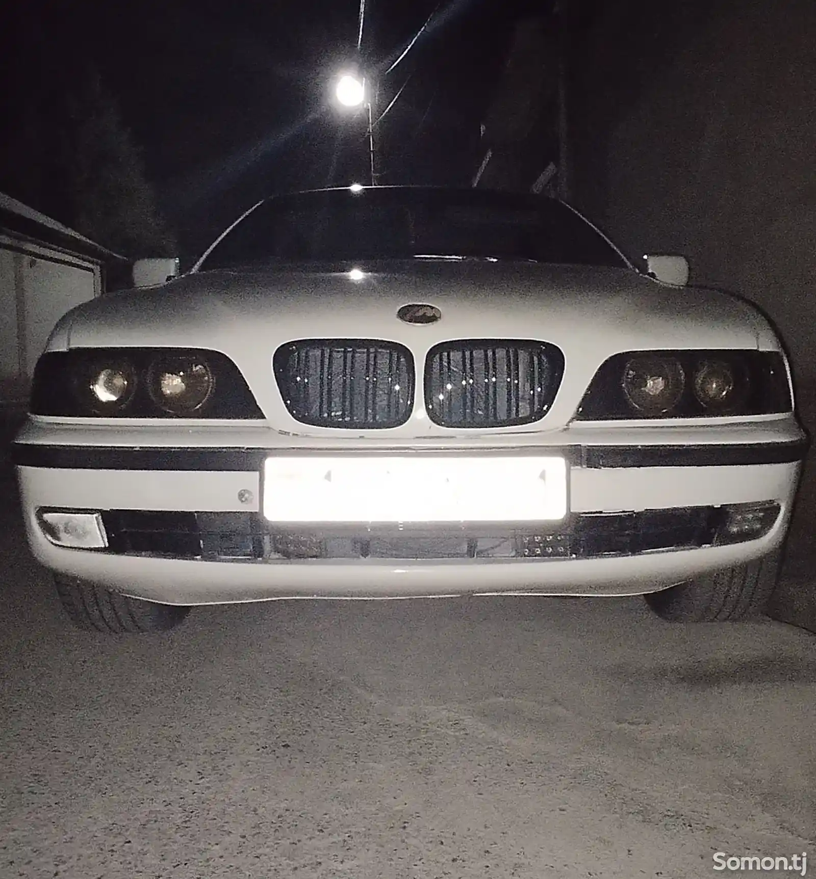 Передний бампер от BMW E39-2