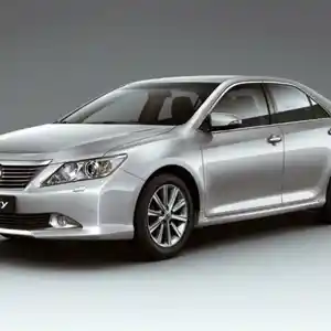 Лобовое стекло на Toyota Camry 4